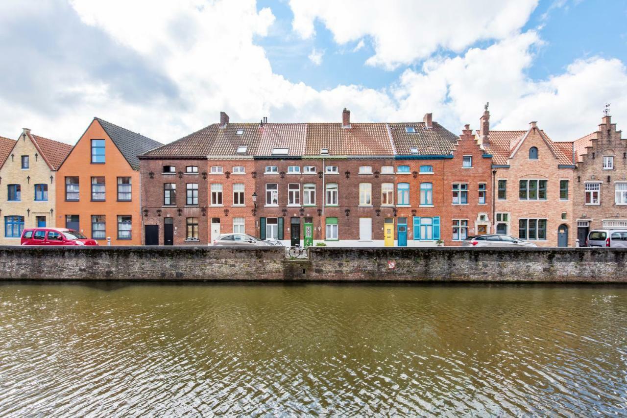 Charming Place Along The Canals In Bruges Luaran gambar